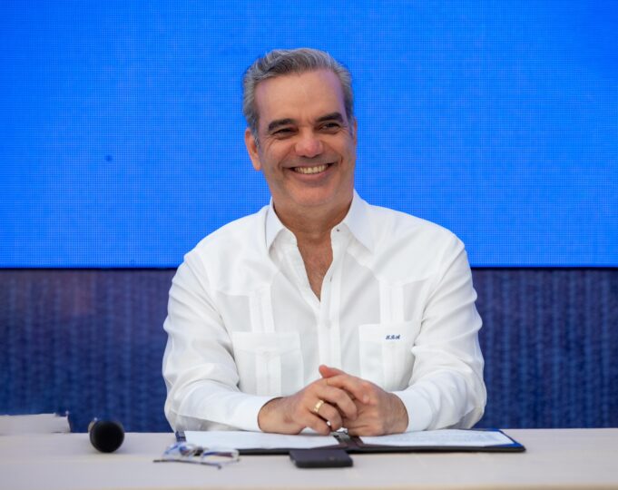 Abinader viajará este domingo a Panamá para la toma de posesión del presidente electo, José Raúl Mulino