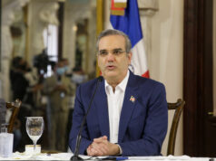 La reforma constitucional le impediría a Abinader reelegirse