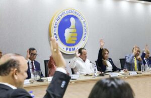 PRM decide que Ricardo de los Santos y Pacheco sigan en presidencia del Senado y Cámara de Diputados
