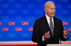 Biden promete que seguirá con su candidatura, rechazando presión para que abandone la contienda