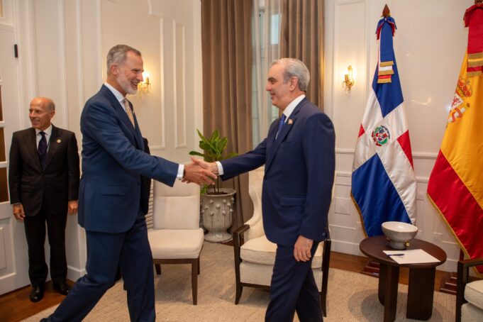 Presidente Abinader y rey de España se reunieron esta tarde por espacio de una hora en el Palacio Nacional