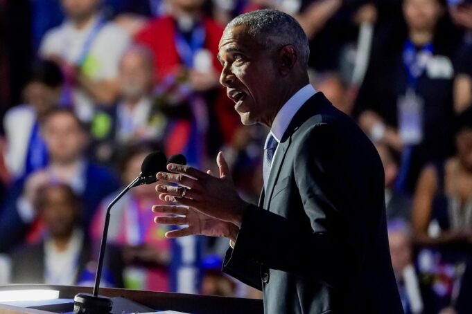 Obama dice que "EE.UU. está listo para un nuevo capítulo" con Harris como presidenta