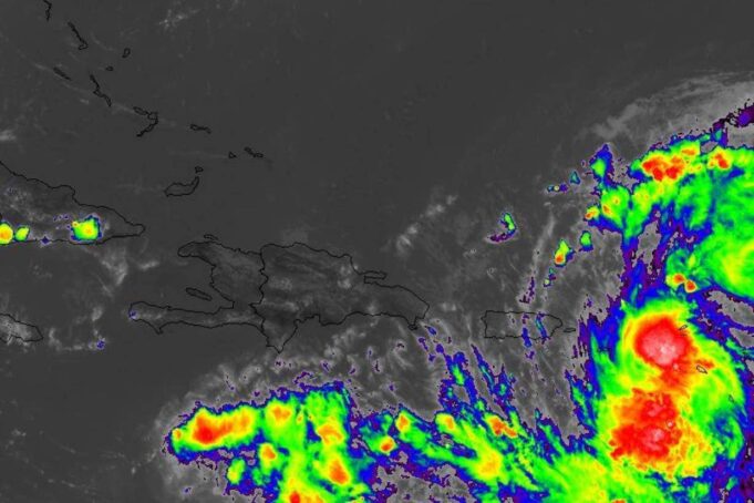 COE incrementa provincias en alerta por tormenta Ernesto e incluye al Gran Santo Domingo
