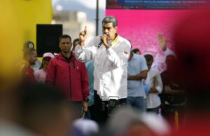 Nicolás Maduro dice que WhatsApp es usada para amenazar y pide a la población eliminarla