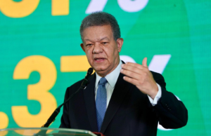 Leonel Fernández alerta sobre riesgos para la seguridad y privacidad de los ciudadanos