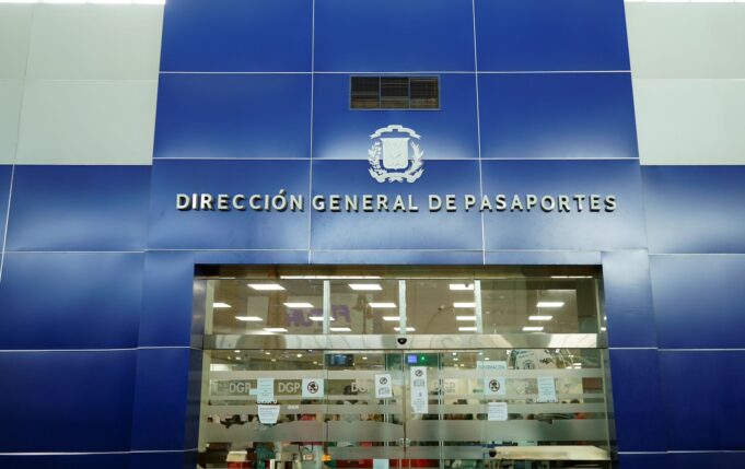 Pasaportes anuncia ampliación de horario en su oficina de Megacentro