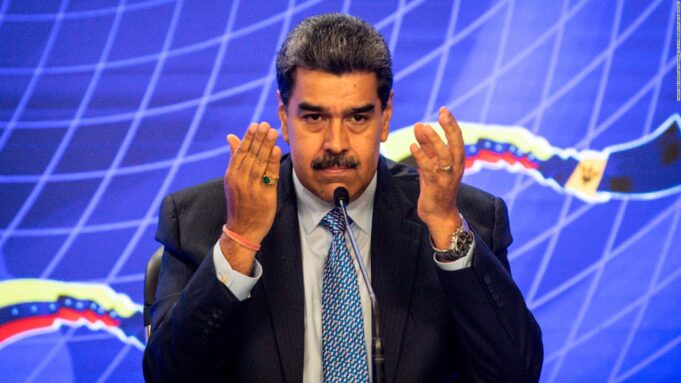 Maduro llama "ladrón" a Luis Abinader por la confiscación de avión en República Dominicana
