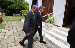 Blinken se reúne con autoridades haitianas con la esperanza de celebrar elecciones en 2025