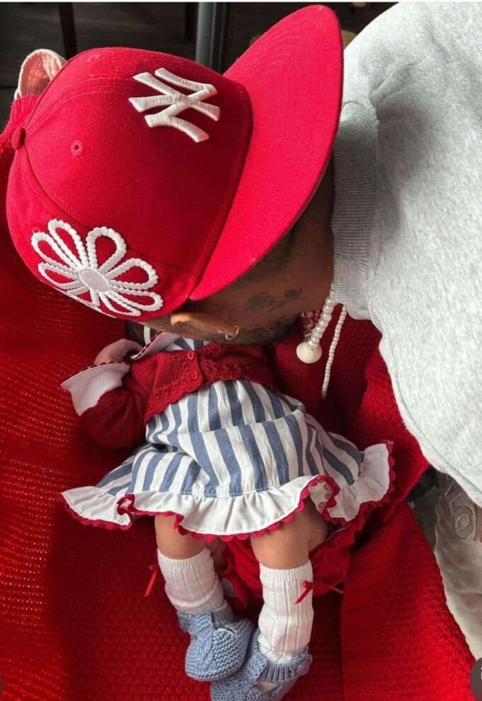 Jay Wheeler y Zhamira Zambrano anuncian el nacimiento de su hija Aiunii