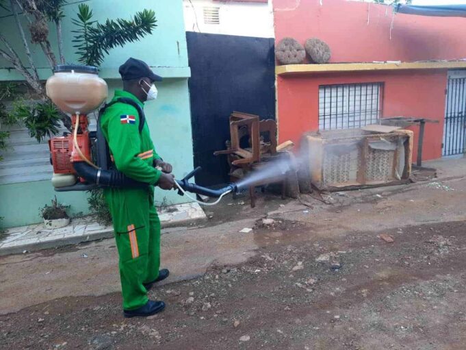 Casos sospechosos de dengue se elevan a 9,448 y a 32,575 los de malaria
