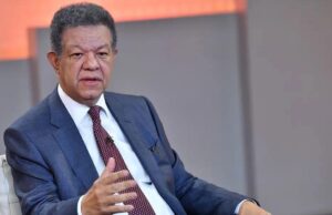 Leonel Fernández tilda de un "bombazo" la reforma fiscal del Gobierno