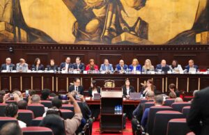 Ciudadanos le entran a los legisladores y a la reforma fiscal en las vistas públicas