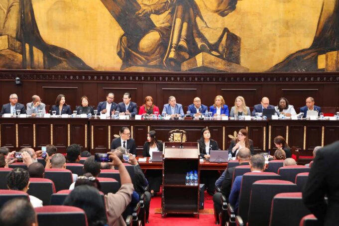 Ciudadanos le entran a los legisladores y a la reforma fiscal en las vistas públicas