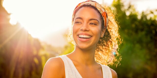 persona-feliz-sonreir (1)