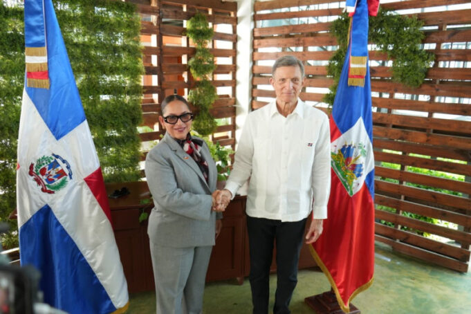República Dominicana y Haití acuerdan abrir espacio aéreo