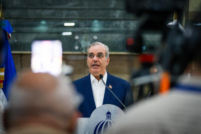 Abinader convoca a un gran acuerdo nacional para enfrentar la crisis global
