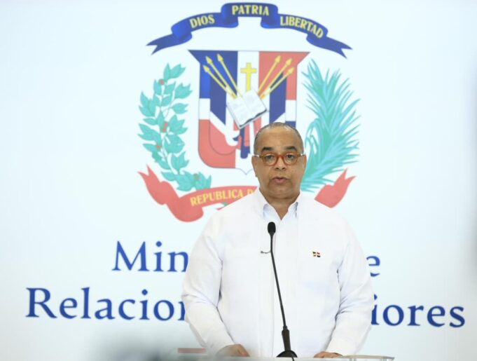 Gobierno dispone que ingresos de consulados pasen al Estado