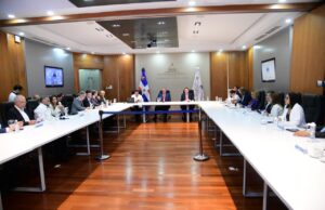Gobierno inicia diálogo con empresarios para establecer consenso frente a crisis en Irán