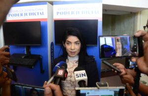 Diseñadora dominicana denuncia que teme por su vida tras libertad de su agresor en La Vega