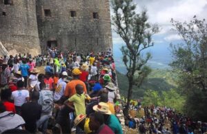 Estampida humana en monumento histórico de Haití deja al menos 30 muertos