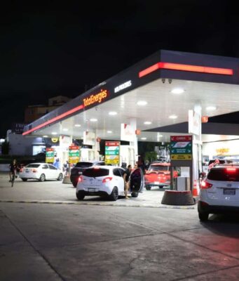 Nuevas alzas en los combustibles: gasolinas y gasoil subirán entre RD$7.00 y RD$9.00 por galón