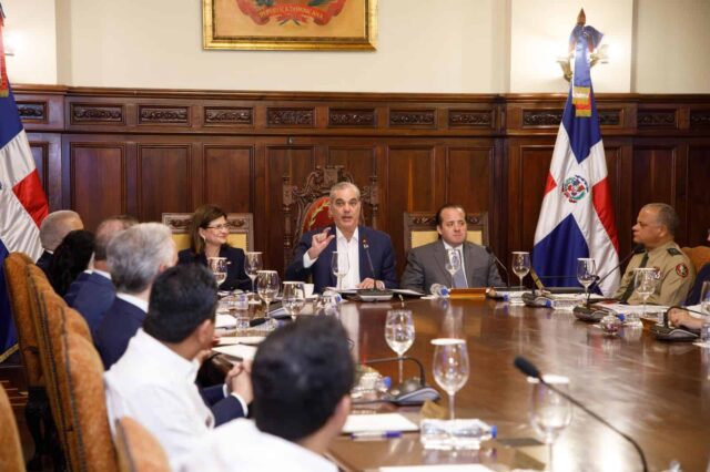 gasto-publico-en-republica-dominicana-medidas-para-ahorrar-40000-mill-f2047403 (1)